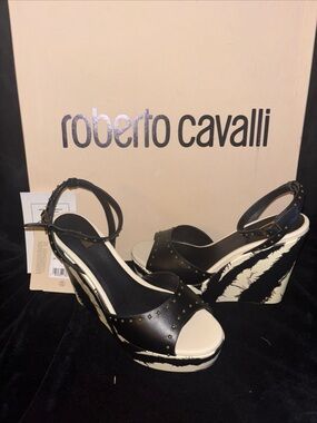 Roberto Cavalli freedom-print stud wedge NWT